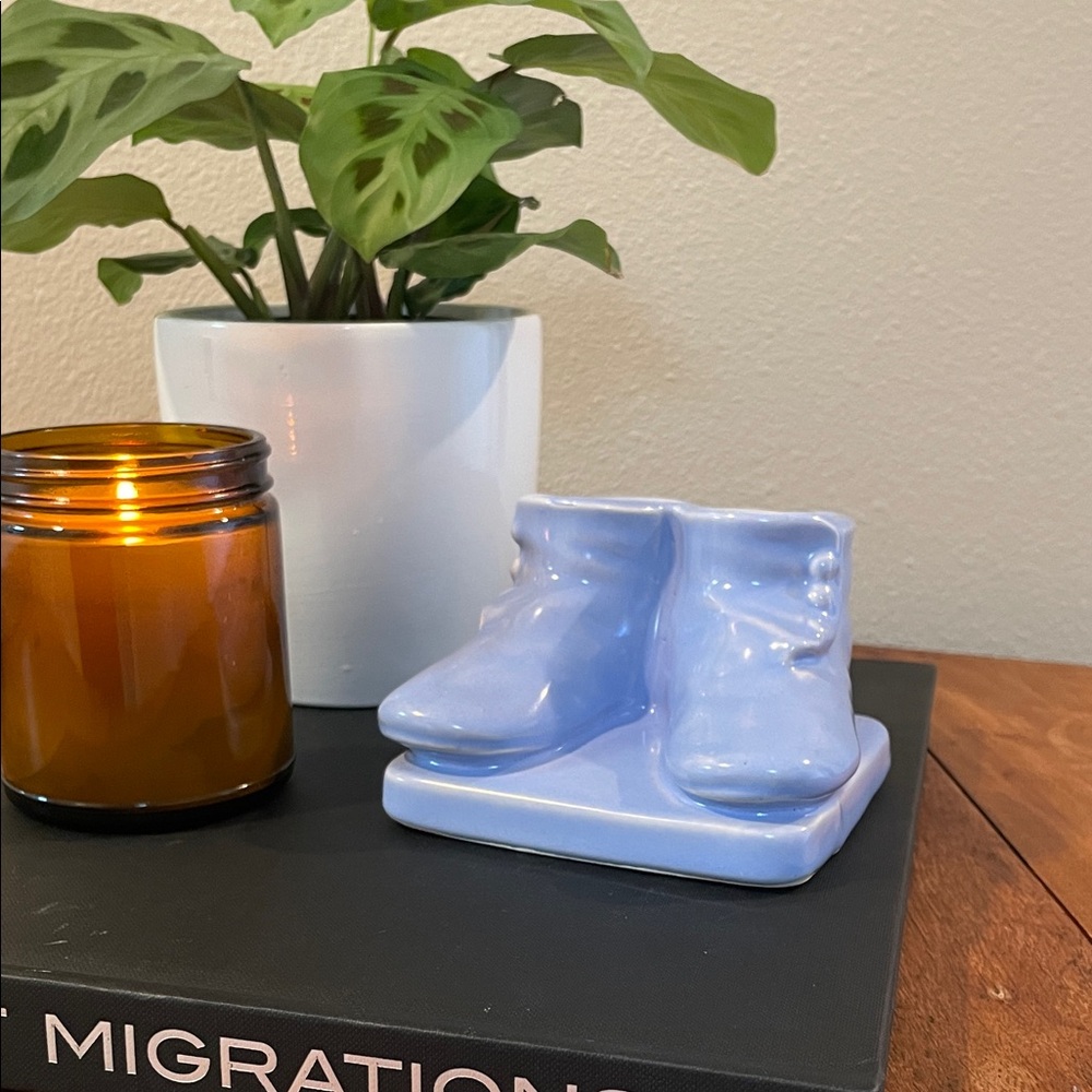 Vintage Robinson Ransbottom Blue Baby Shoes Planter – Ceramic Pottery, Roseville